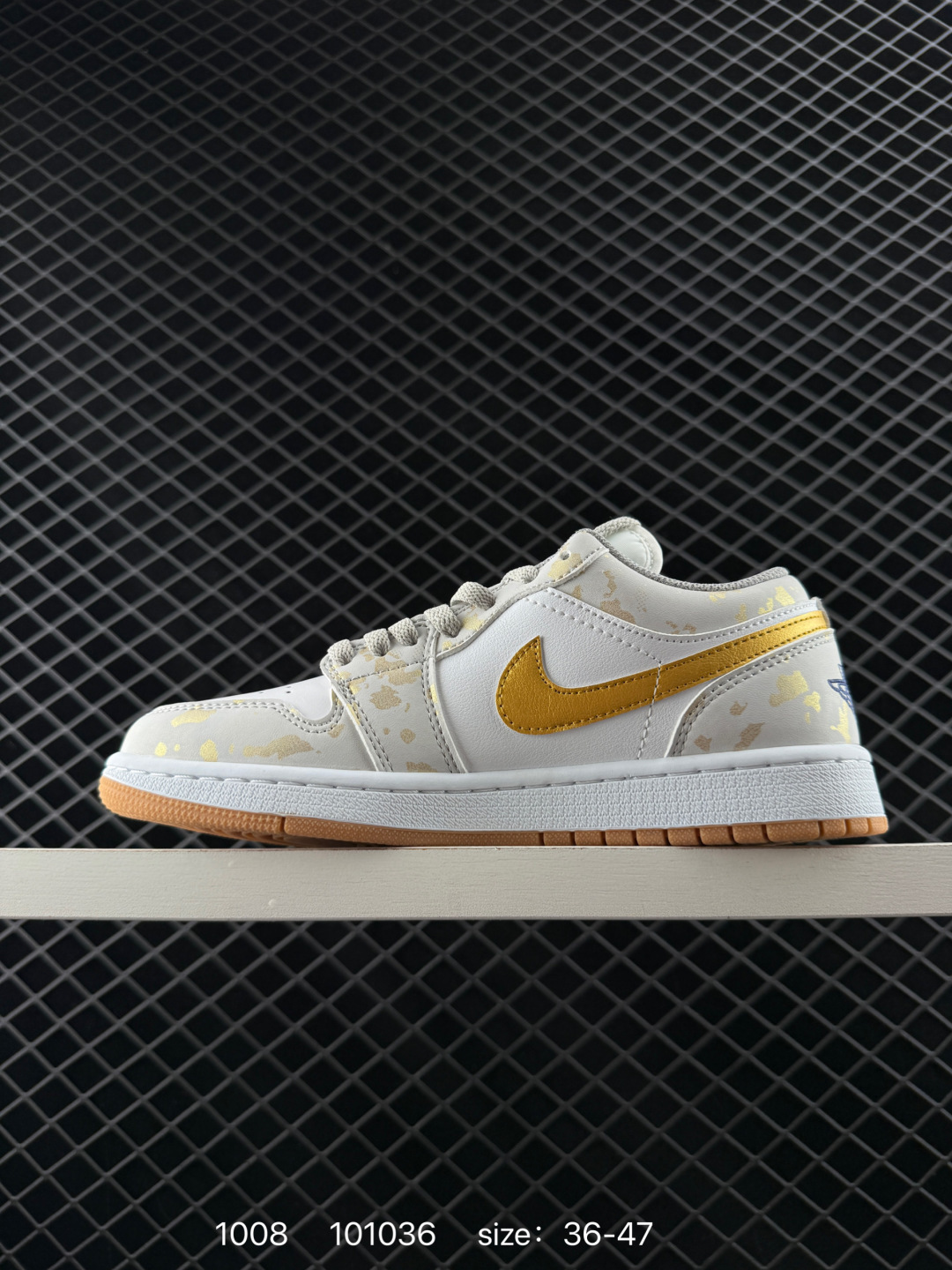 Nike Wmns Air Jordan 1 Low GS”Team Gold“